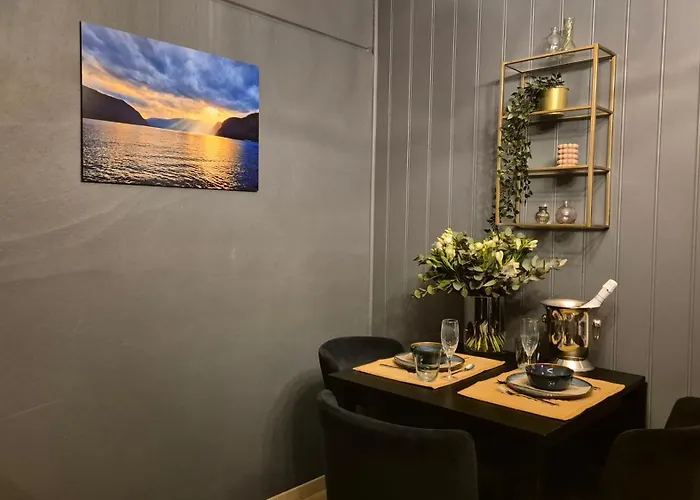 Sogndal Apartment - Central & Near Sognefjord Σόγκνταλ
